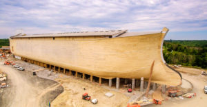 Amerikában megépítették Noé bárkáját életnagyságban. Minden állatfajnak megvan benne a maga helye