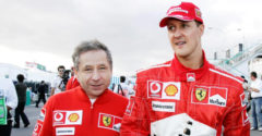 Jean Todt, Michael Schumacher egyik közeli barátja elárulta, hogy a legendás F1-es pilóta állapota javul