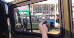 Biztonsági szint 100. Az UAZ ablakának biztosítása kísértésbe ejt minden tolvajt