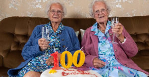 100 éves lett a legidősebb egypetéjű ikerpár, de életük nagyon is más volt a 100 évben