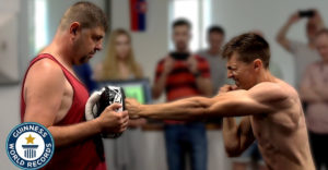 Szlovákiában világrekord született. A kick-boxos a legtöbb ütést mérte egy perc alatt