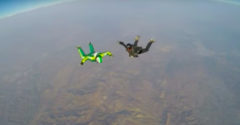 7620 méteres magasságban ugrott ki ejtőernyő nélkül (Adrenalin löket)