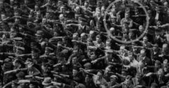 A férfi, aki nem volt hajlandó Hitlert köszönteni a tömegből.