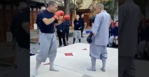 Hivatásos katona vs. shaolin szerzetes (Másodperces küzdelem)