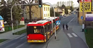 VIDEÓ: Ezt nevezzük igazi jó barátnőnek (A halál érintése)