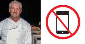 Egy új texasi étteremben szigorúan tilos a mobiltelefonálás. Bízzunk benne, hogy elindul egy trend.