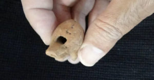 Szokatlan felfedezés Törökországban. A régészek egy gyermeksírban találtak rá a leletre