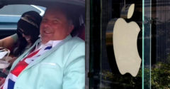 Az Apple egy mellekkel kapcsolatos vicc miatt menesztette a cégnél 22 éve dolgozó felsőbb vezetőjét