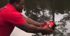 VIDEÓ: A család a tóba szórta a nagymama hamvait. (Instant reakció)