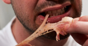 A kannibálok elmondják, hogy milyen íze van az emberi húsnak