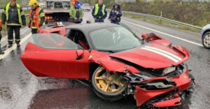 Totálkárosra törte a Ferrarit. A biztosító kárszakértőjét a gutaütés kerülgette