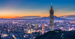 Hogy maradt „talpon” Tajvan legmagasabb épülete egy 7,4-es erősségű földrengés után is