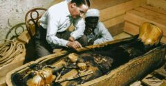1922-ben kinyitották Tutanhamon fáraó sírját, majd rejtélyesen meghaltak. A tudósok most rájöttek az átok rejtélyére