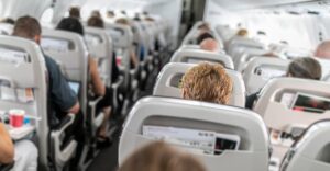 Törökország új intézkedést vezet be. A turisták mostantól pénzbírsággal sújthatók egy gyakori repülés közbeni szokásért