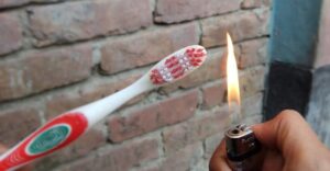 Fogkefe és öngyújtó? Ezt a trükköt ki kell próbálnod, remek háztartási segédeszközöd lesz belőle