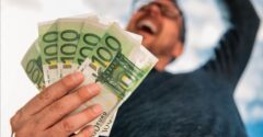 A pénz tapadni fog a kezükhöz: 3 csillagjegy, amely augusztusban alaposan meggazdagszik