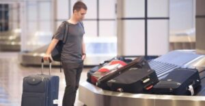 Egy repülőtéri alkalmazott elárulta a trükköt: így veheted át elsőként a poggyászodat