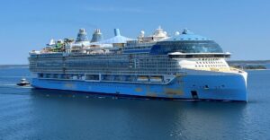 A „meztelen hajón“ dolgozó nő elárulta a legfontosabb szabályt, amelyet minden utasnak be kell tartania