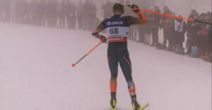 Egy világkupa-versenyző síelő a szurkolókkal együtt rúgott be a pályán: „Nagyon jó móka volt”