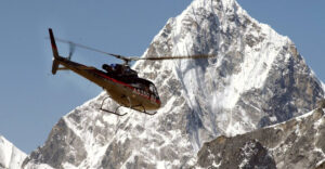 Botrány az Everesten: szándékos mérgezéssel és manipulált mentőakciókkal verték át a kalandvágyó sportolókat