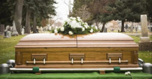 „Segítek az embereknek megtervezni a halálukat – ezek a legfurcsább temetkezési kívánságok”