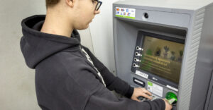 A szakértők egyetértenek: Miért ne nyomtasd ki a nyugtádat az ATM-nél?