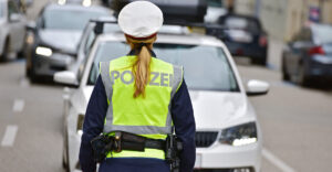 Sok magyar autóst érinthet: elkobozhatják a járművet a szomszédos országban