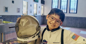 Ennek a kisfiúnak magasabb az IQ-ja, mint Einsteinnek volt: David Camacho 10 évesen egyetemeken tart előadást