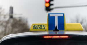 Kétszer is más helyett vizsgázott, de mindkétszer megbukott egy autósiskolai oktató